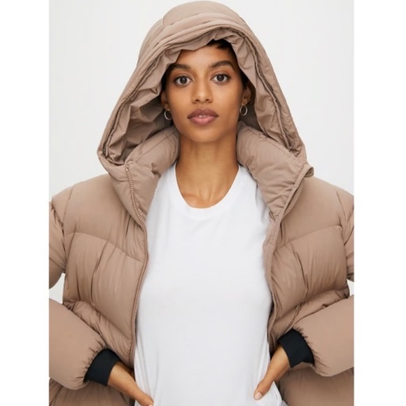 Aritzia Puffer Jacket - Picture 2 of 5
